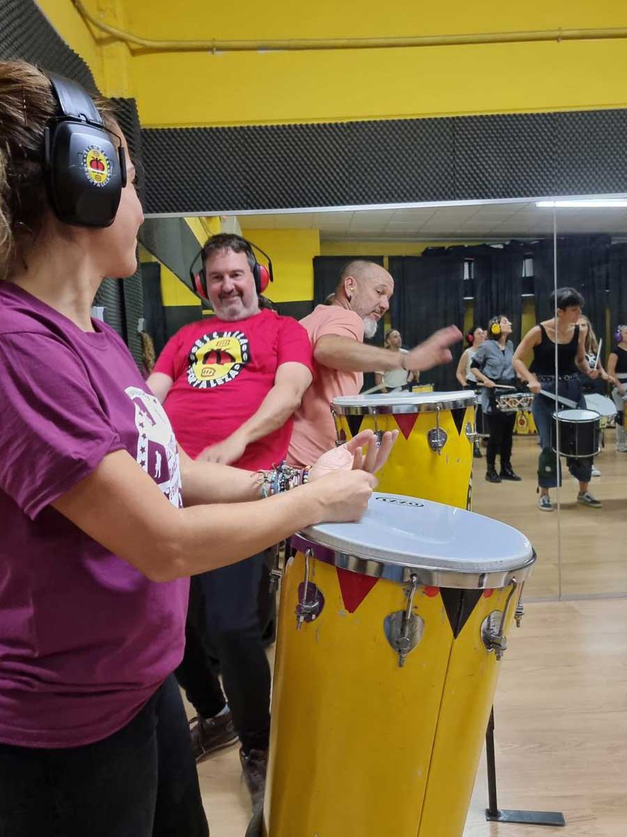 Clase de batucada en Alcorcón en la Escuela Fortaleza
