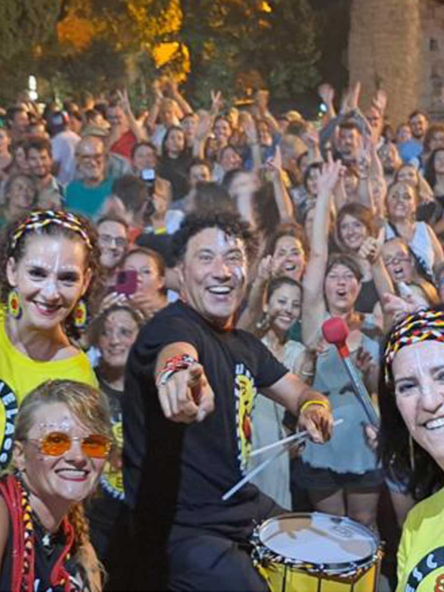 Actuación de batucada en Madrid por Escuela Fortaleza